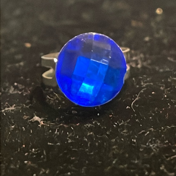 Size 3 JJBA OC Outfit silver tone round domed blue resin adjustable ring - Picture 1 of 12